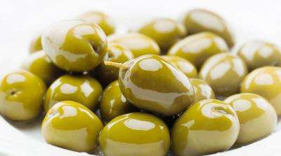 Green olives aromatized in Brine